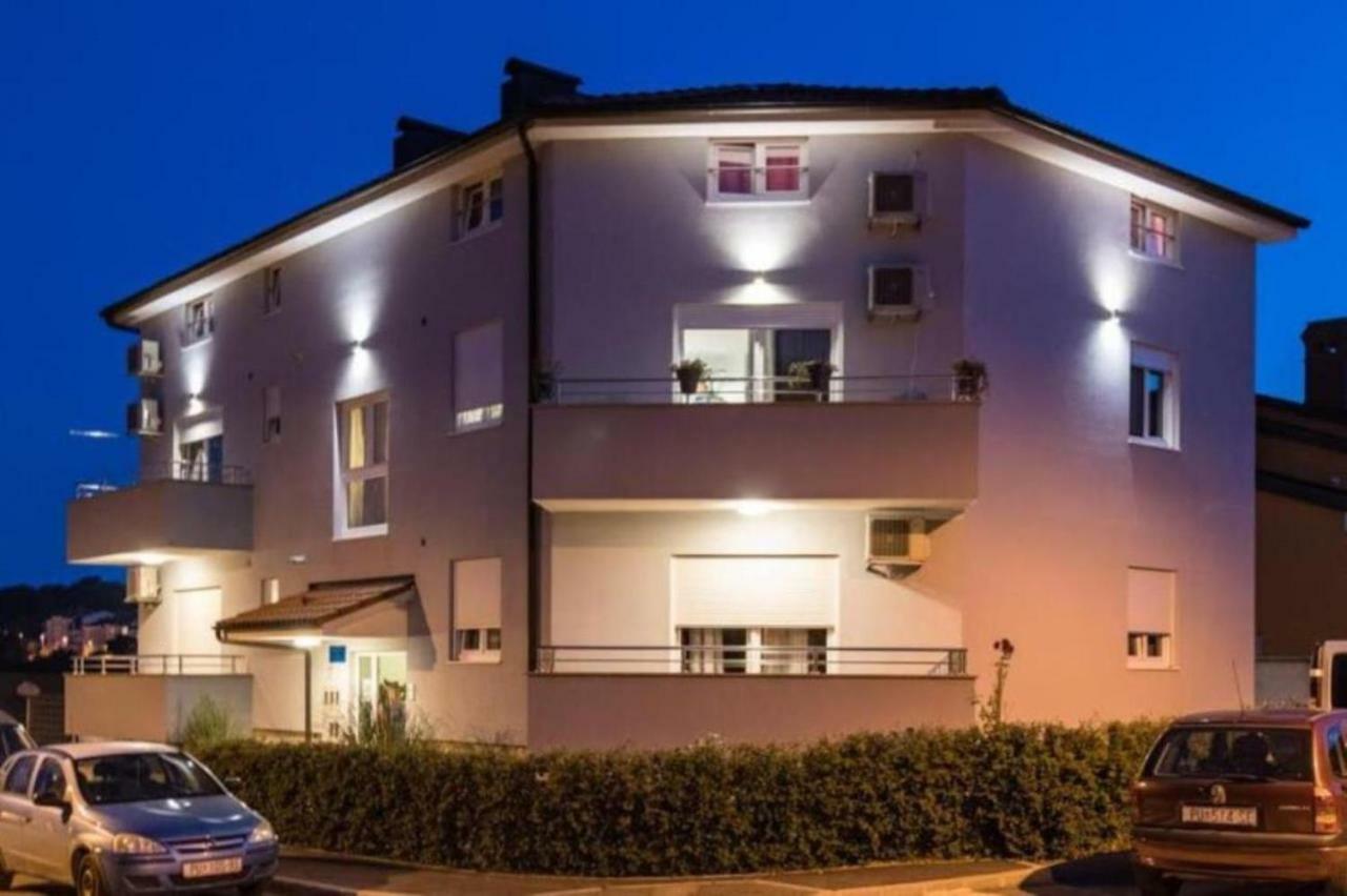 Antonija Apartment Pula Exterior photo